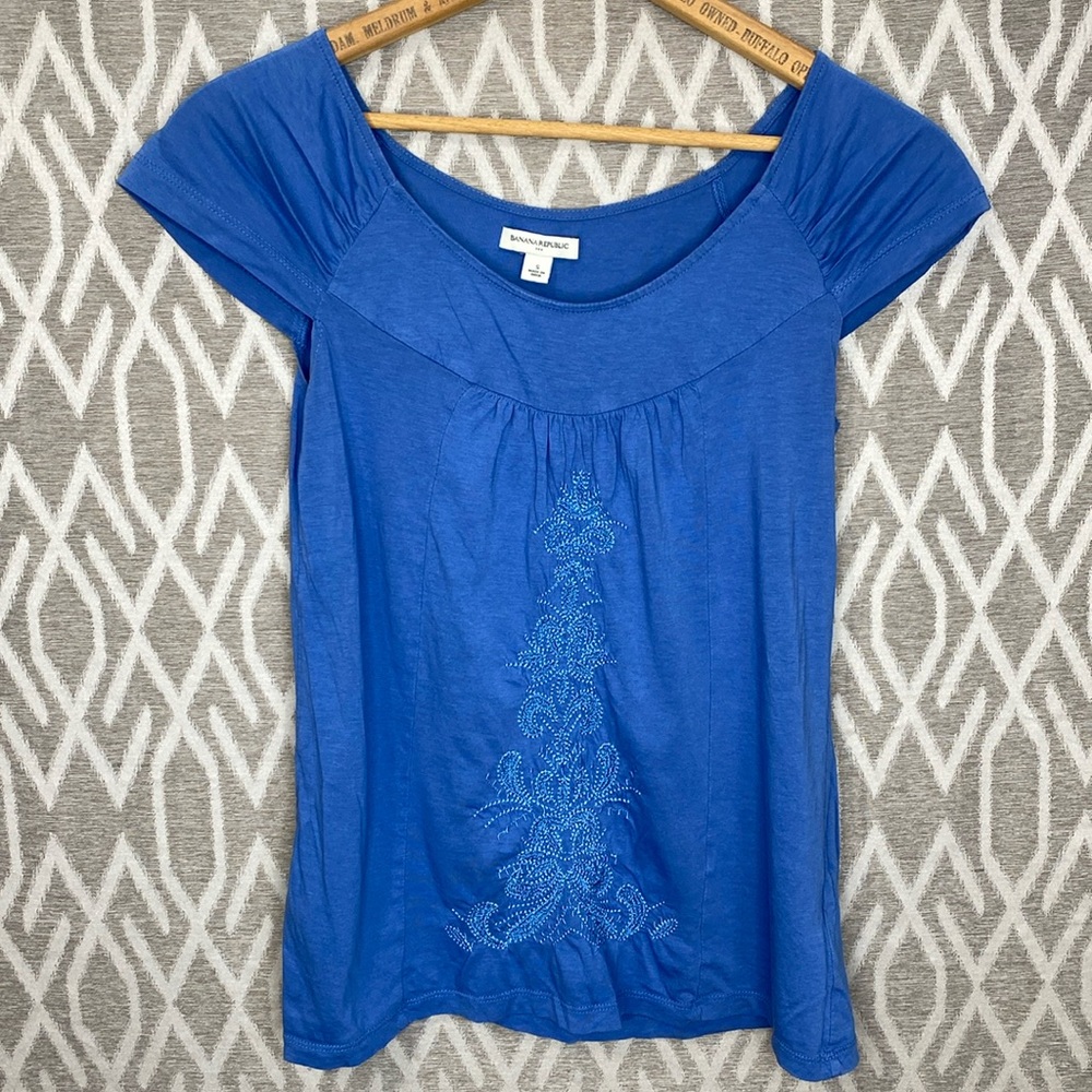 Banana Republic Embroidered Cap Sleeve Tee in Blue Size: Small
